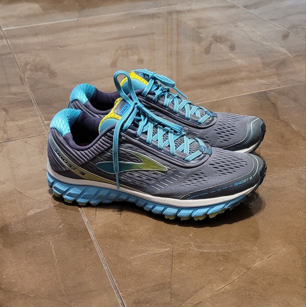 Brooks Sneakers